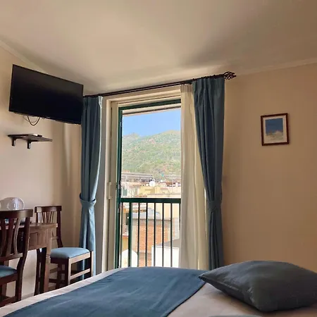 Casa Famiani Bed & Breakfast 4*